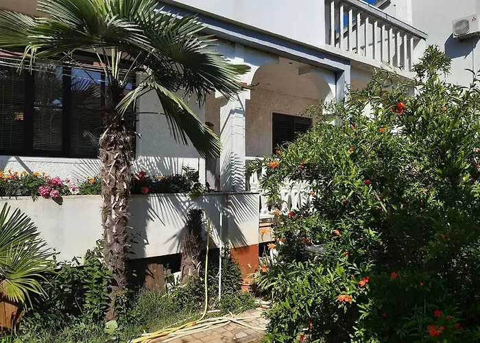 Apartment Ana - 1 Bedroom, Garden, Near The Beach