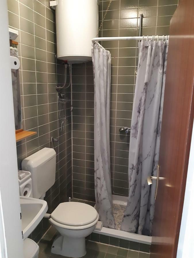Ana - 1 Bedroom, Garden, Near The Beach * Poreč