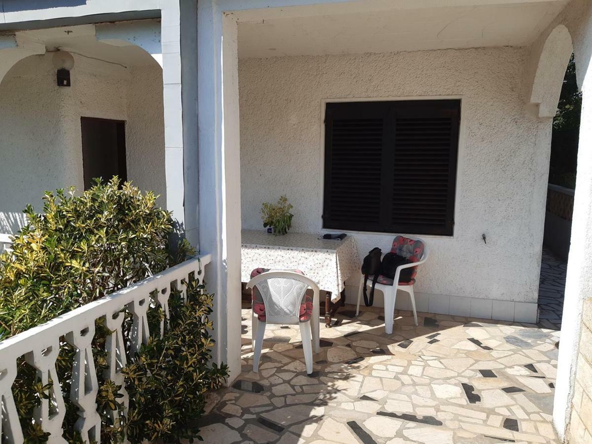 Ana - 1 Bedroom, Garden, Near The Beach Apartment